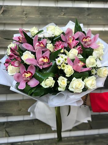 Букет цветов из: Розы и Хризантемы в Петровское Щелковского района
