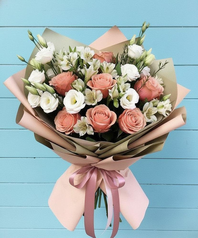 Букет цветов из: Розы, Альстромерии и Лизиантусы в Петровское Щелковского района