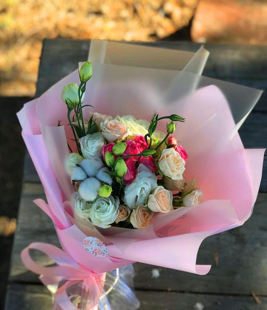 Букет цветов из: Розы и Лизиантусы в Петровское Щелковского района