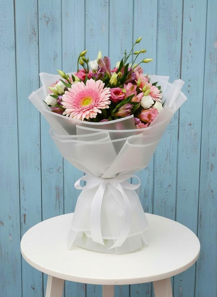 Букет цветов из: Герберы, Альстромерии и Лизиантусы в Петровское Щелковского района