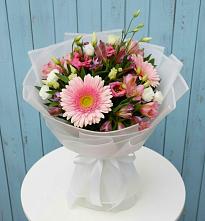 Букет цветов из:  Герберы, Альстромерии и Лизиантусы в Петровское Щелковского района