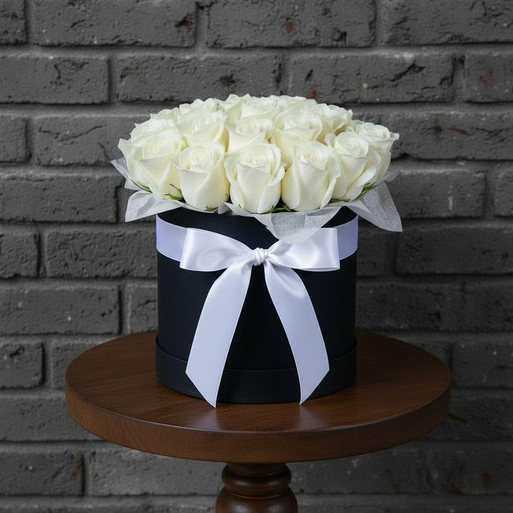 Цветочная композиция из Розы в шляпной коробке в Петровское Щелковского района