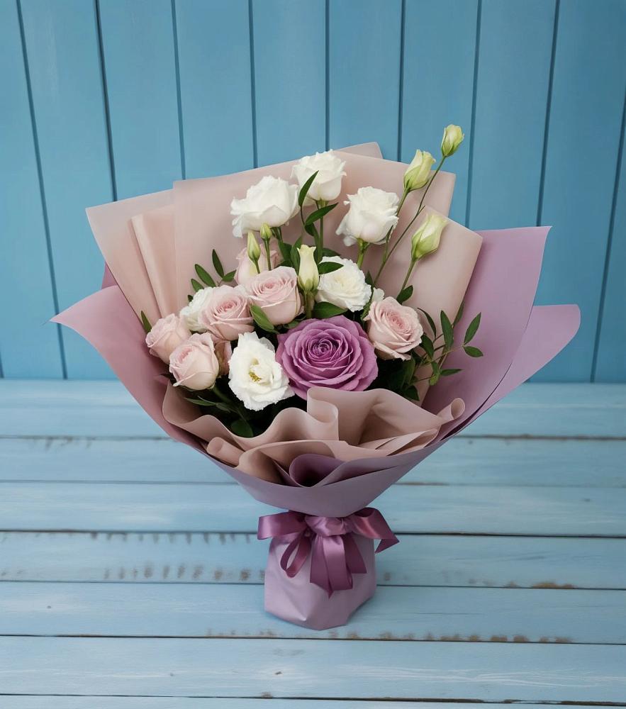 Букет цветов из: Розы и Лизиантусы в Петровское Щелковского района